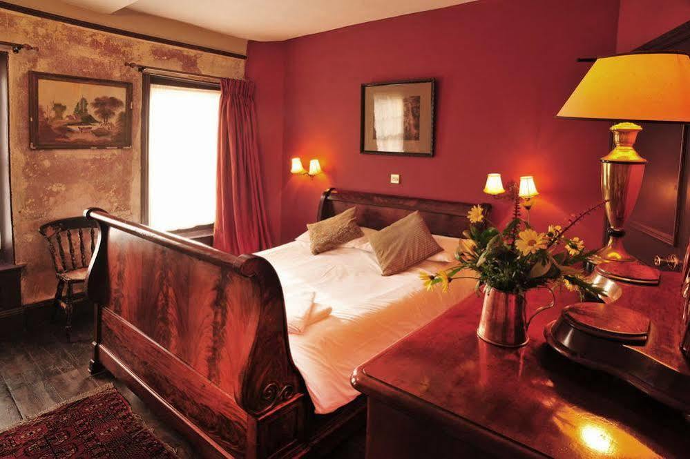Black Swan Hotel Devizes Extérieur photo