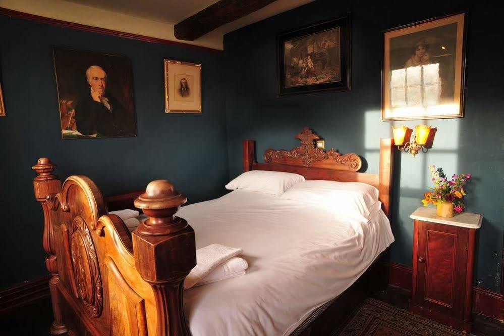 Black Swan Hotel Devizes Extérieur photo